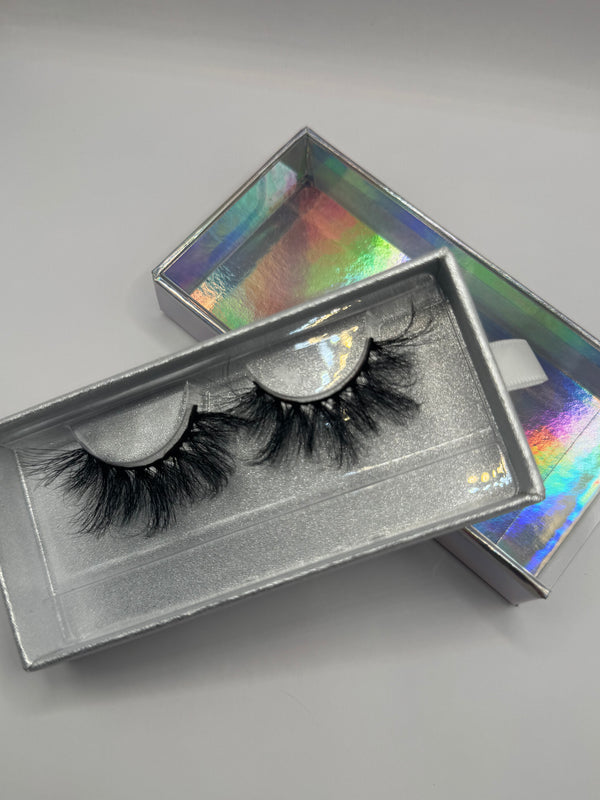 Glamoura Lashes