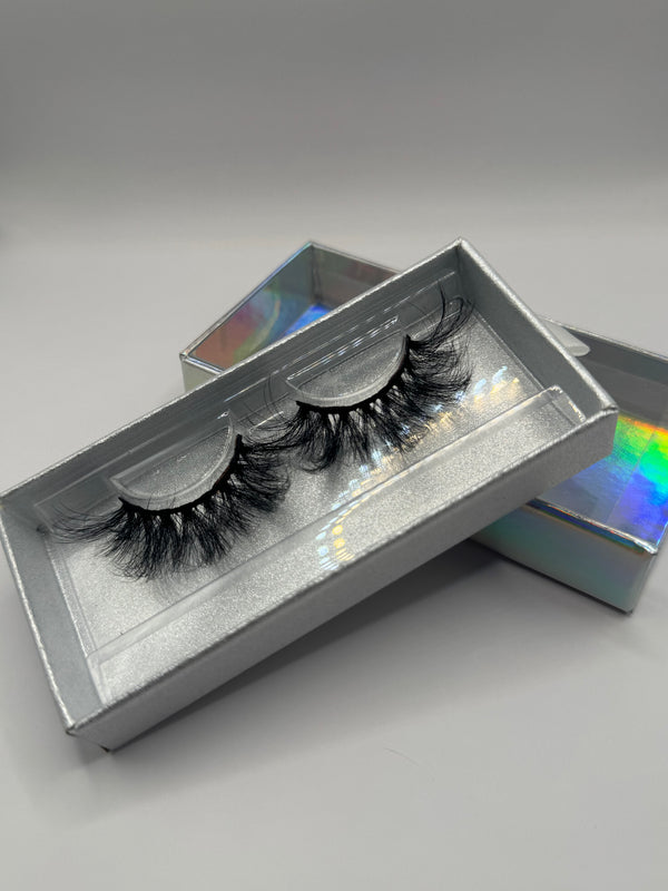 Glamoura Lashes