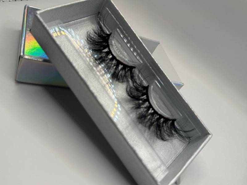 Glamoura Lashes